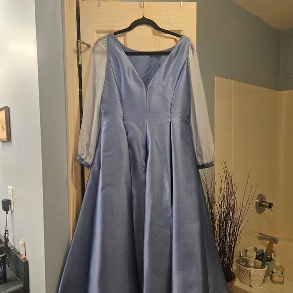 ADRIANNA PAPELL BLUE FROST SATIN TEA LENGTH DRESS - Picture 2 of 3